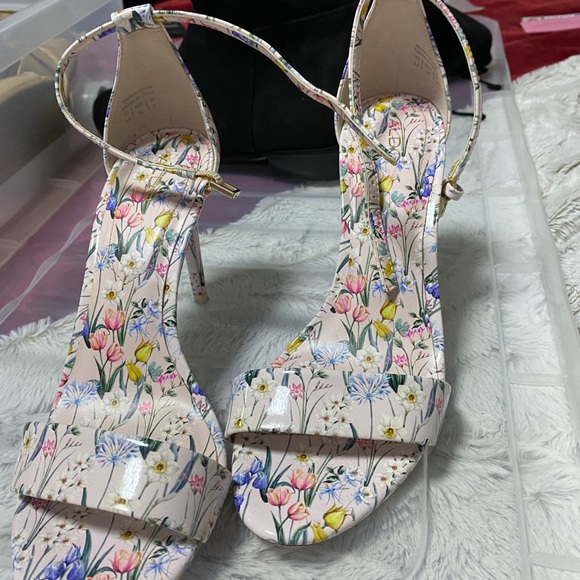 Kate Spade Wallet - Picture 4 of 4